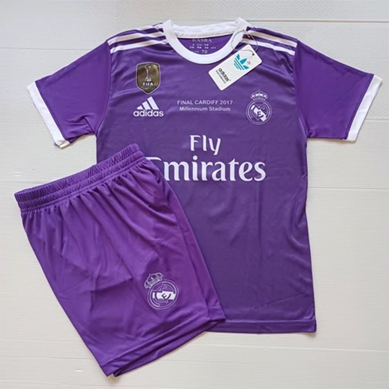 ست تی شرت و شلوارک ورزشی پسرانه مدل رئال مادرید طرح رونالدو کد Away 2017