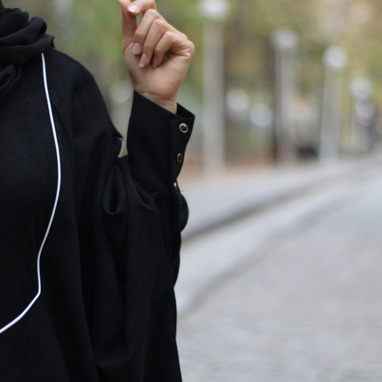 مانتو زنانه مدل عبایی پاییزی مخمل کبربتی