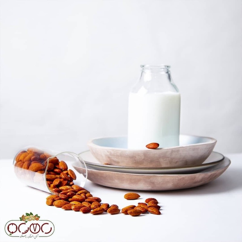 مغز بادام خام اکبر راستگو - 700 گرم