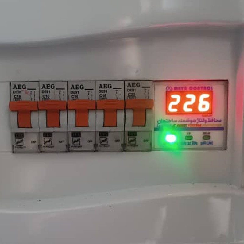 محافظ ولتاژ متا کنترل مدل مینیاتوری کد MT100