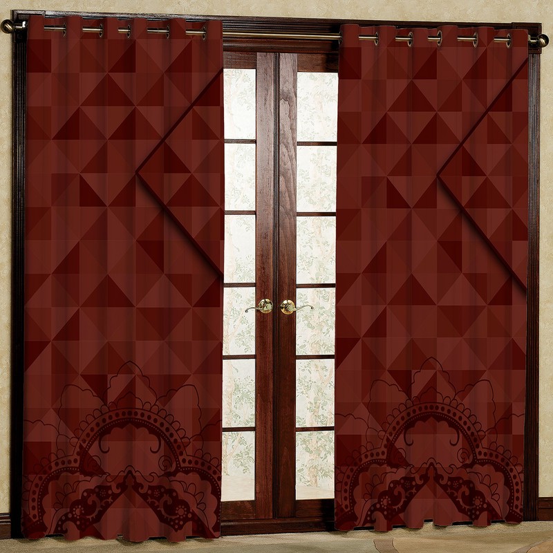 پرده مدل طرحدار زرشکی مخمل پانچی کد 4142 سایز 200x140 سانتی متر