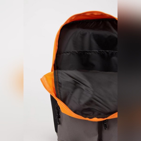 کوله پشتی روزمره زنانه و مردانه دیفکتو مدل پارچه پلیاستر با خودترمیمشونده و ضدآب کد DF 396